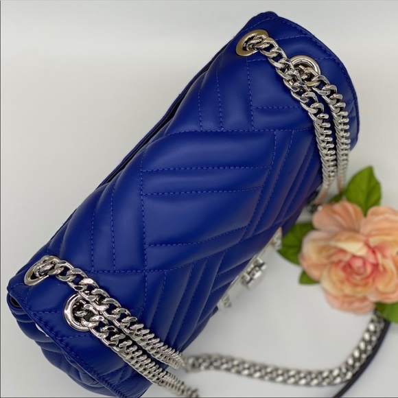 MICHAEL KORS PEYTON MEDIUM SHOULDER FLAP COBALT - Picture 9 of 16